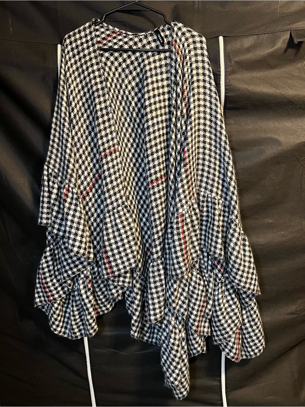 Women's Black and White Houndstooth Ruffled Shawl